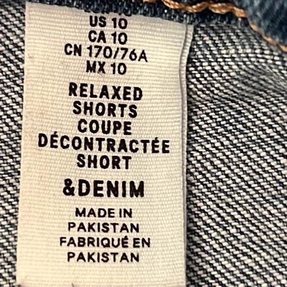 ⭐️ & Denim light blue relaxed Jean shorts 99% cotton 1% elastic women size 10